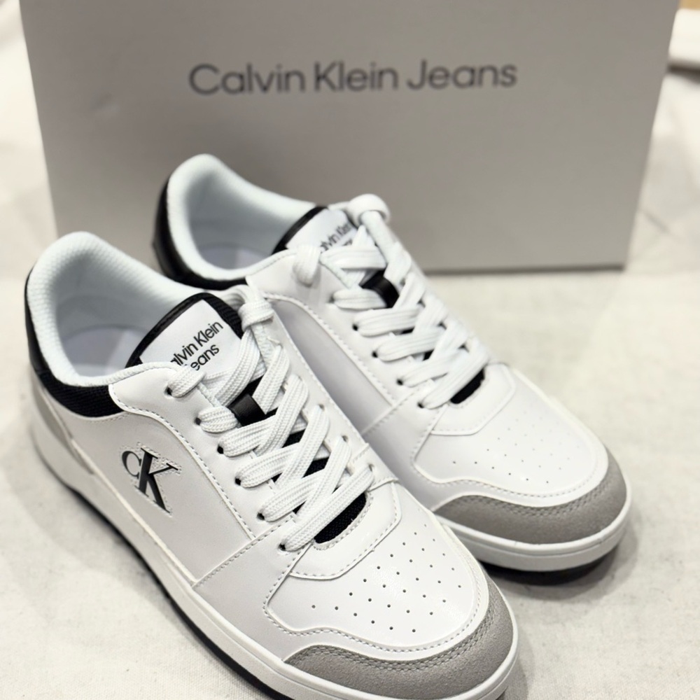 Calvin Klein Jeans Hania Women's Sneakers Color white 140